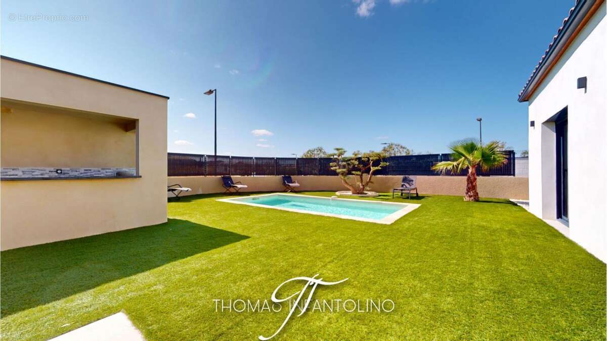En exclusivite - plain pied - 3 chambres - 1 suite parentale - salle de bain - salle d'eau - piscine - pool house - photo 10