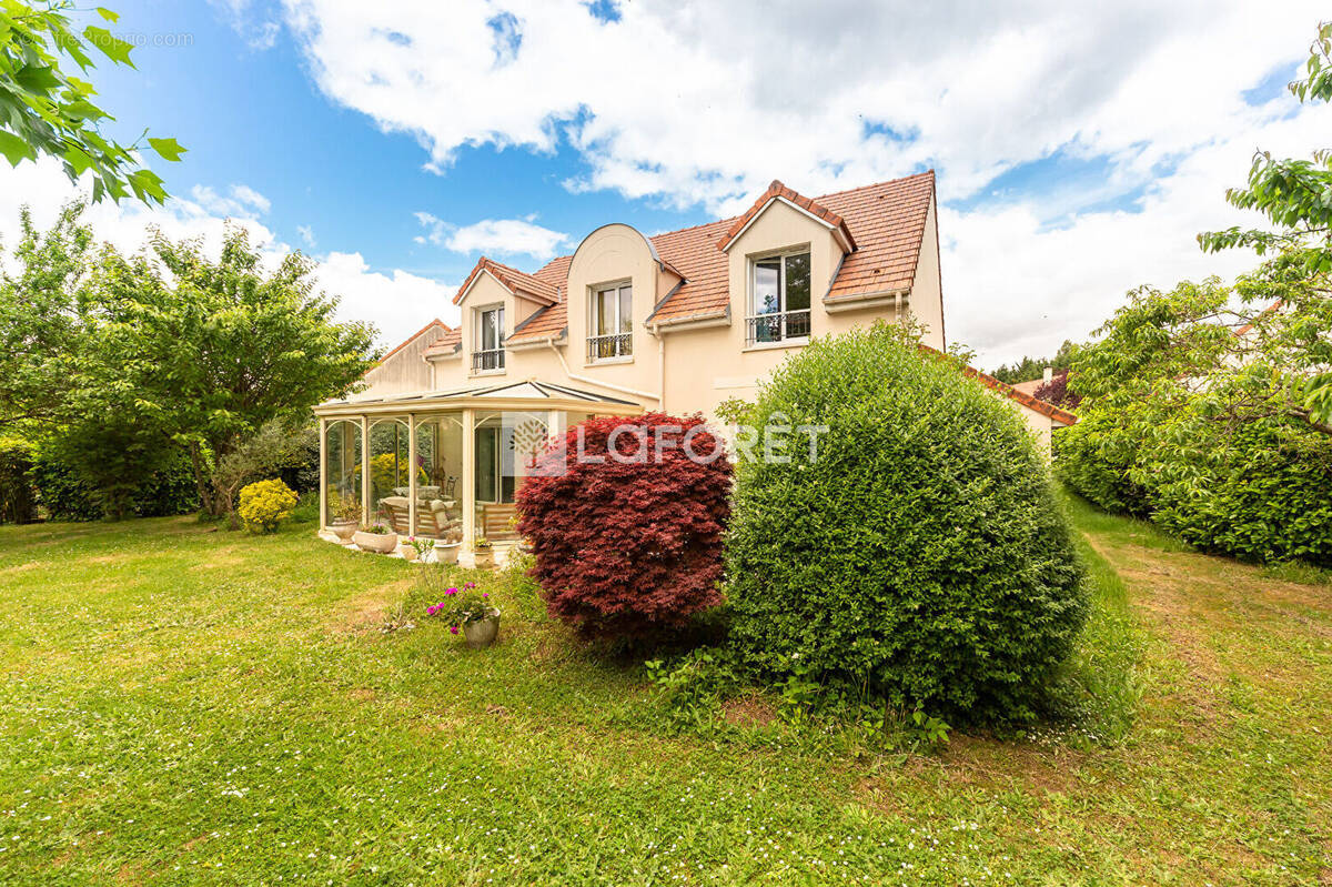 Maison à OZOIR-LA-FERRIERE