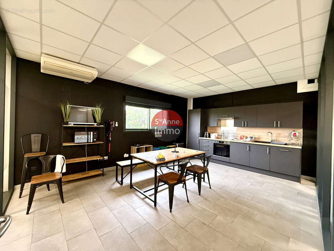 Cambronne-lès-ribecourt - 1 131m2 - entrepot - local professionnel - bureaux - photo 18