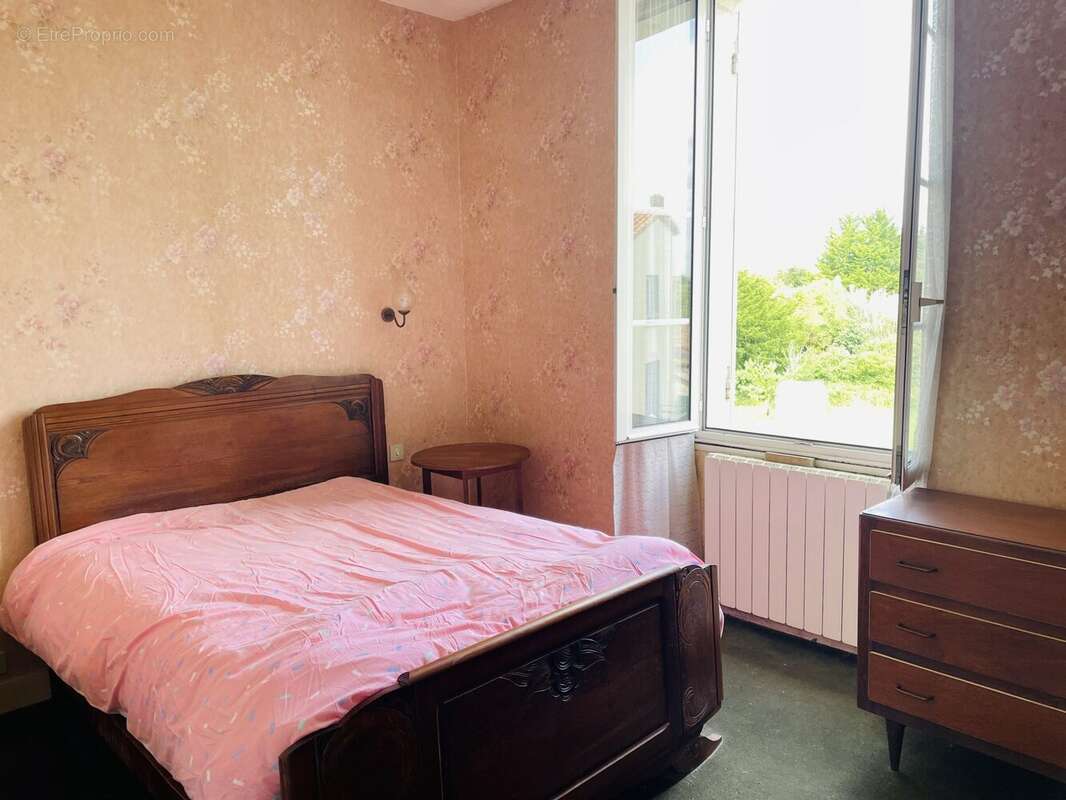Maison à MORTAGNE-SUR-GIRONDE