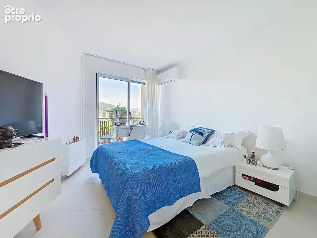 EXCEPTIONNEL : PENTHOUSE 110 m² avec 175 m² m² de terrasses - Vue mer - Double garage - photo 11