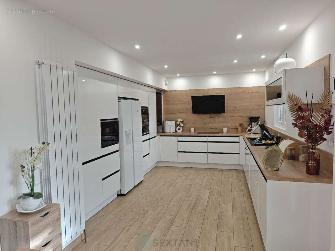 Maison à SAINT-SAUVEUR-SUR-ECOLE