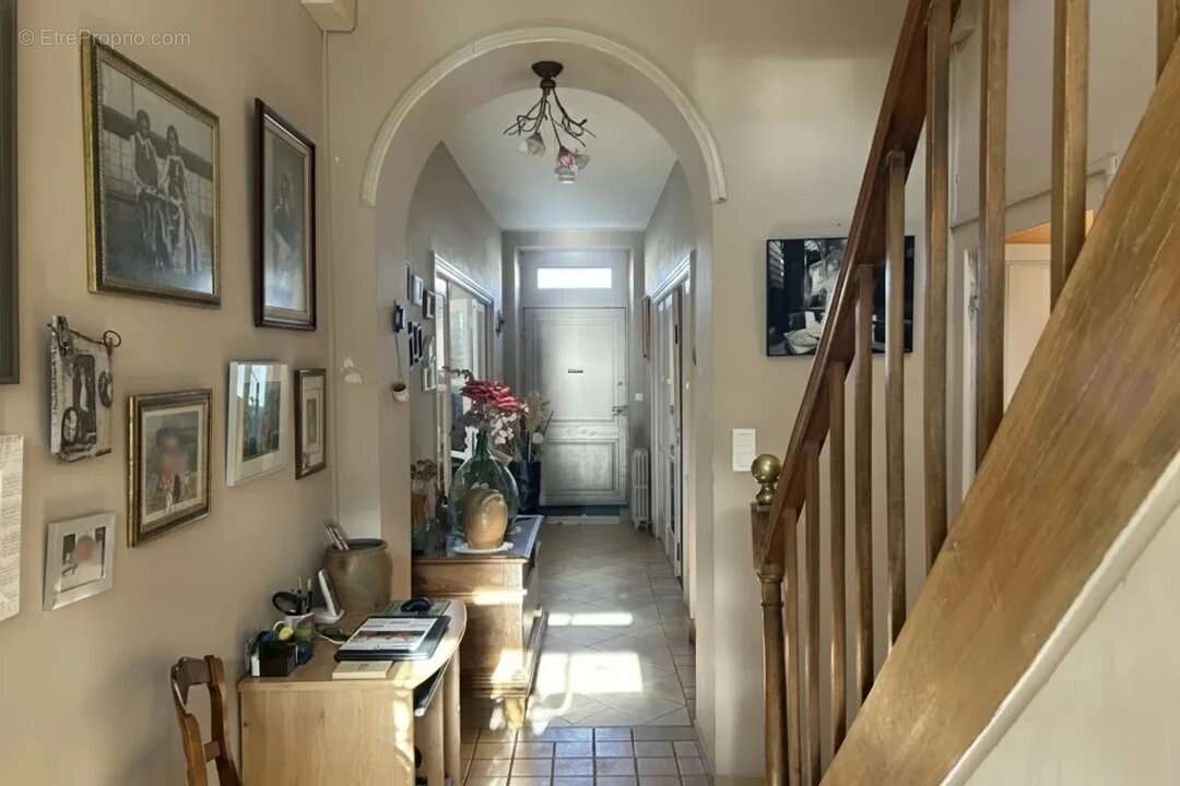 Maison à SAINT-JEAN-D'ANGELY