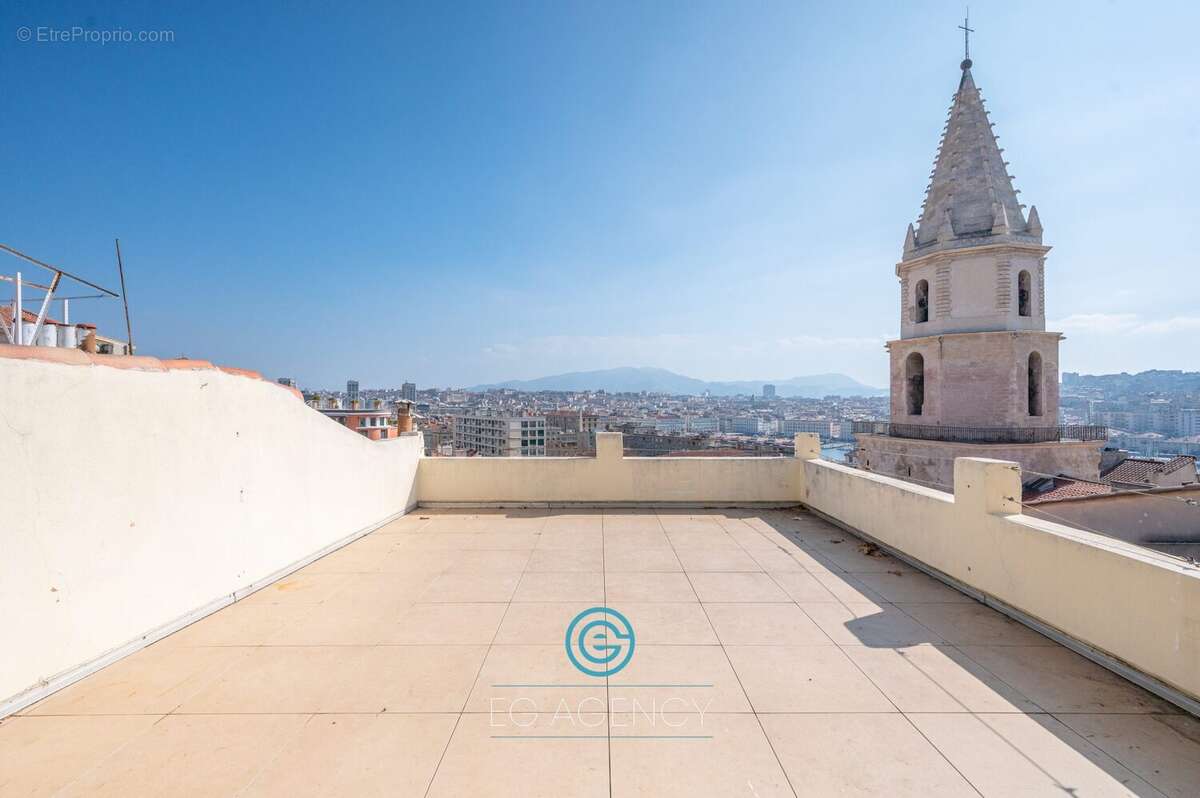 Appartement à MARSEILLE-2E