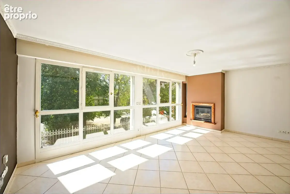 Appartement 5 pièces 123 m² à vendre à Ferney-Voltaire (01210) - photo 2