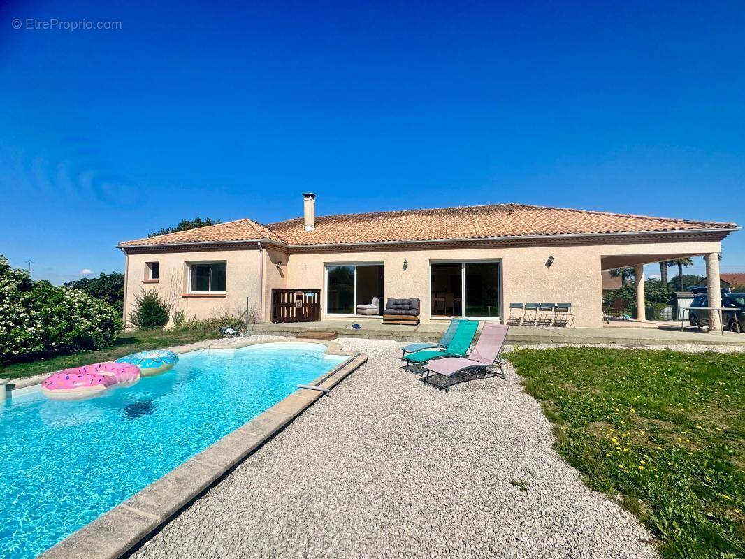 Maison à LOMBIA