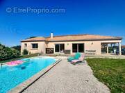 Maison à LOMBIA