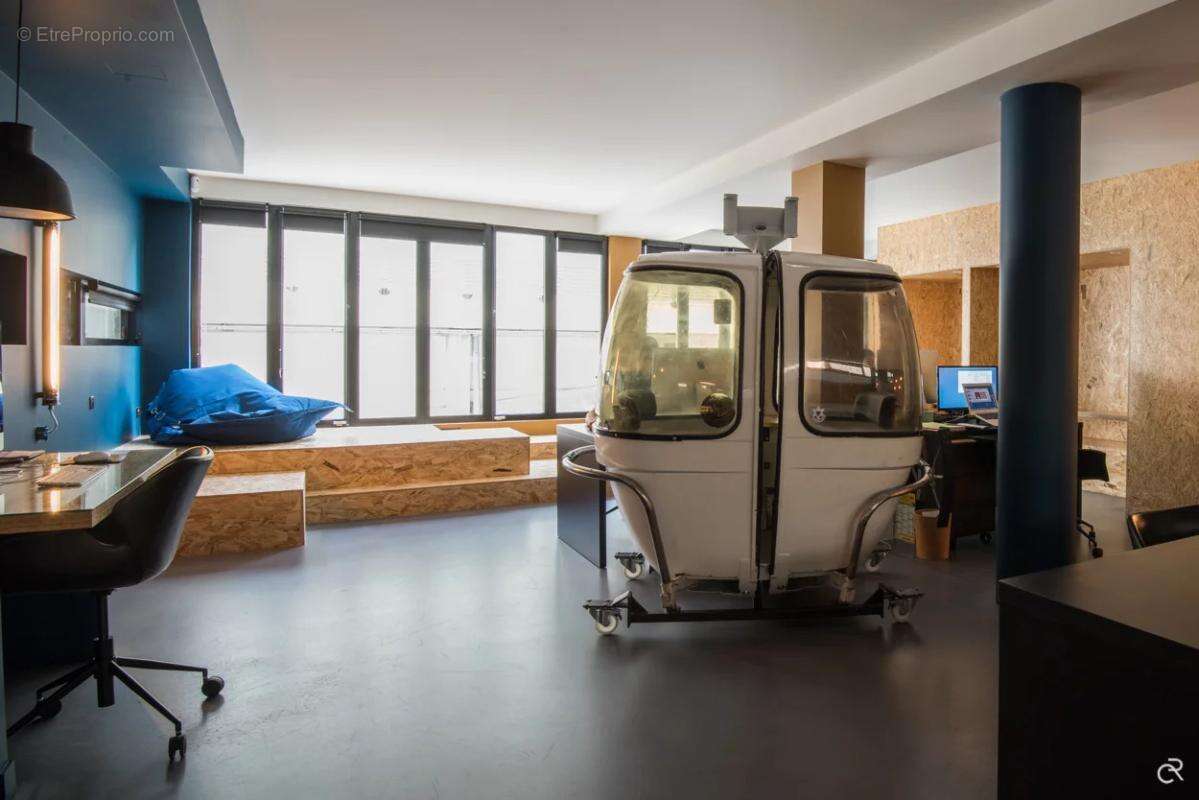 Très beau LOFT à vendre développant 265 m², fonctionnel, Clé en main entièrement rénové par architecte . Possibilité de location - photo 5
