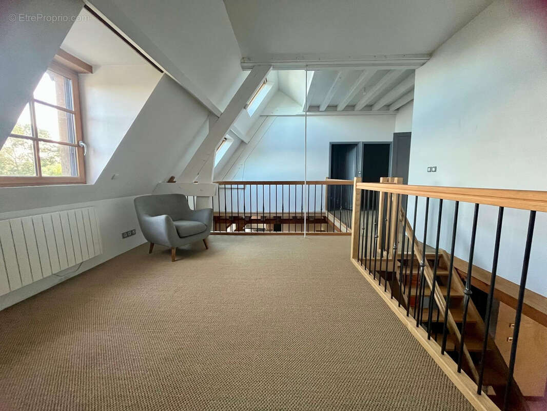 LUYNES bourg - Maison familiale lumineuse - 5 chambres avec grand jardin - - photo 9