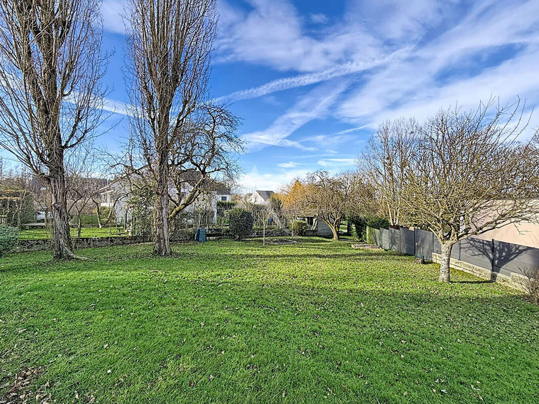 Maison située à Nanteuil les Meaux - vivable de plain pied - 5 chambres - jardin de 1330 m2 et sous-sol total - photo 7