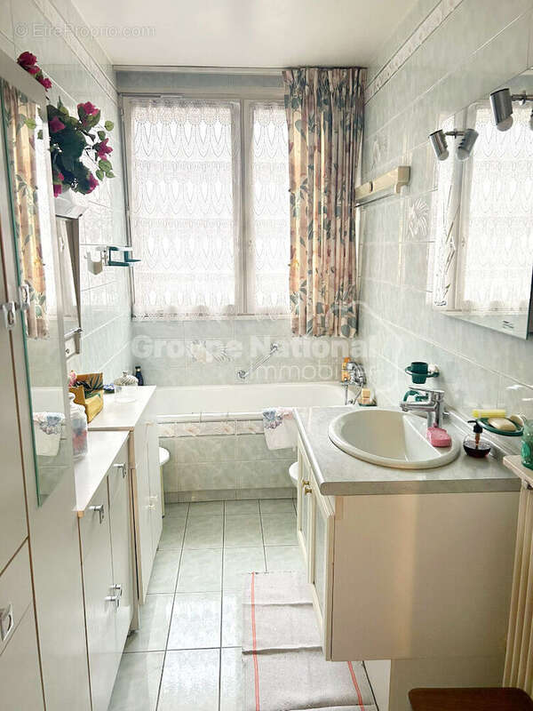 Appartement à BEAUCHAMP