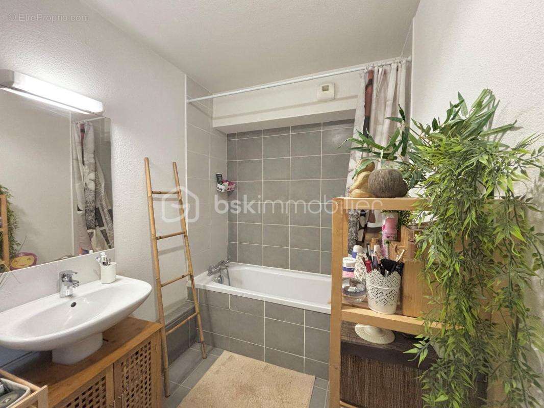 Appartement à SAINT-JEAN-DE-VEDAS