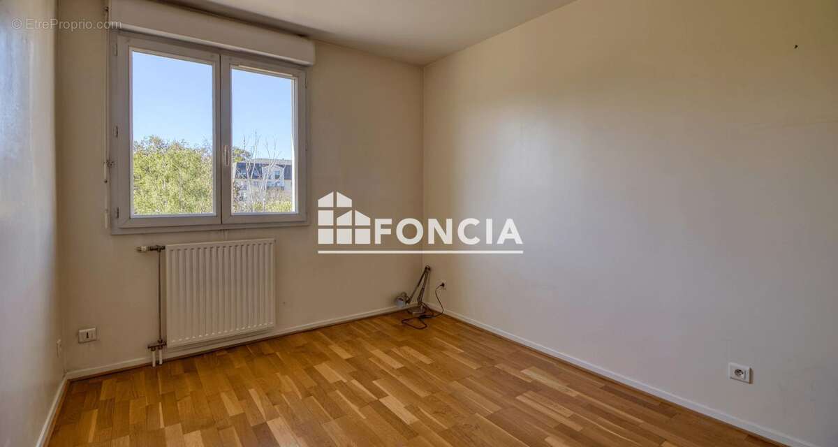 Appartement à VERNEUIL-SUR-SEINE