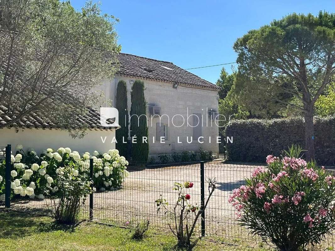 Beau Mas en Campagne à Saint Rémy de Provence - photo 19