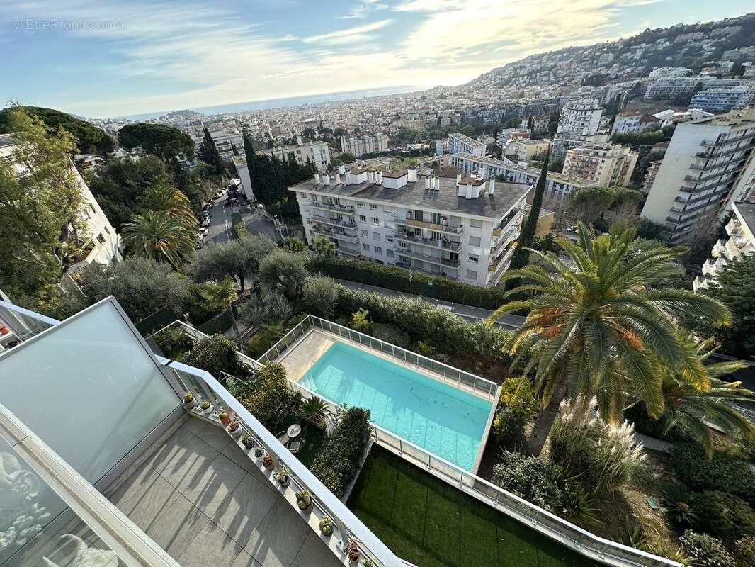 4 pieces dernier etage + terrasses - vue panoramique mer - chambrun - photo 11