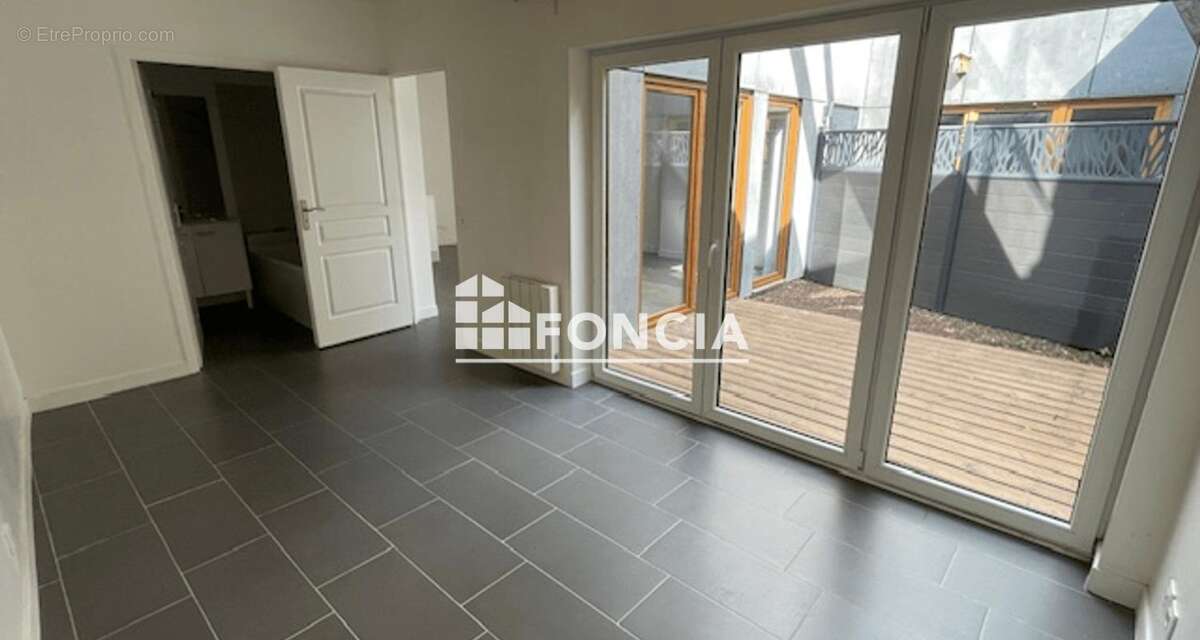Coup de cœur assuré ! Superbe F2 en excellent état, proche gare, avec jardin privatif et parking - photo 3