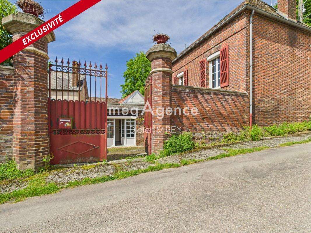 Maison à AIX-EN-OTHE