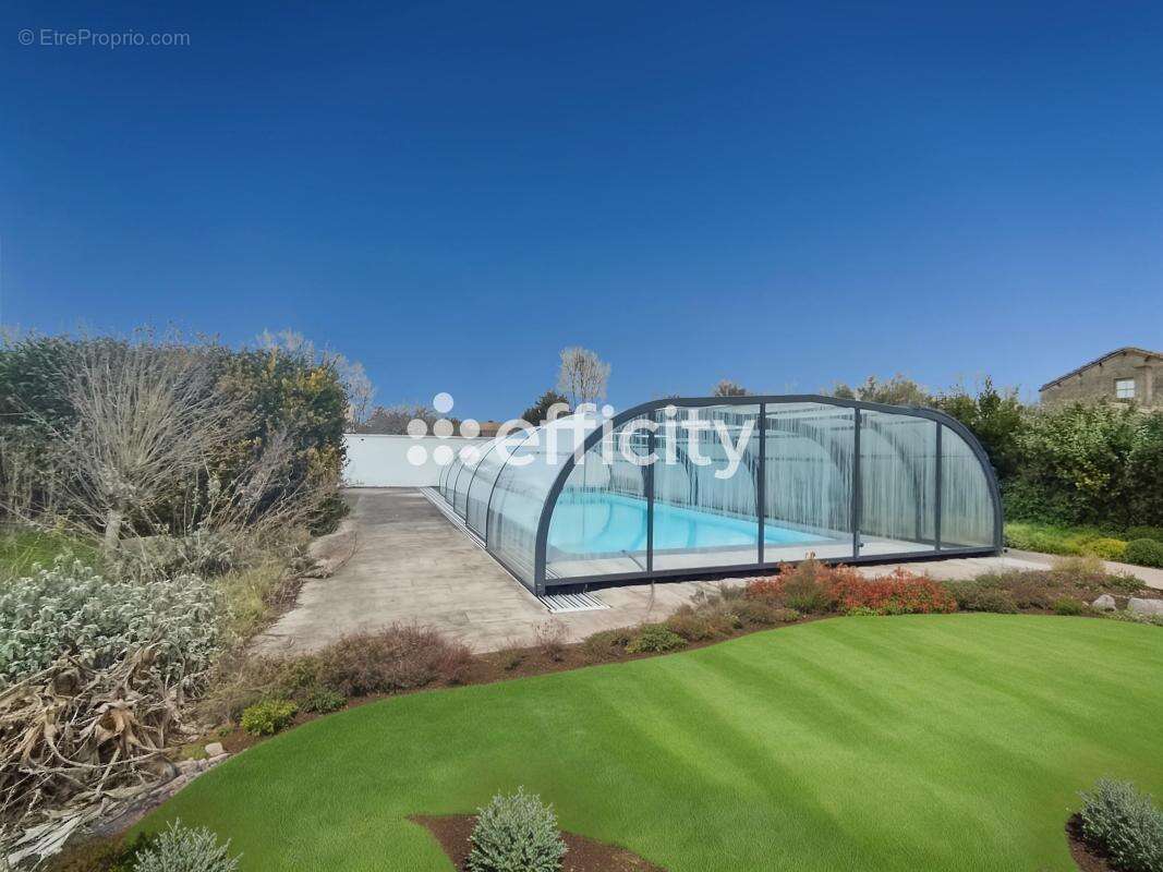 Maison à AIGREFEUILLE-D'AUNIS