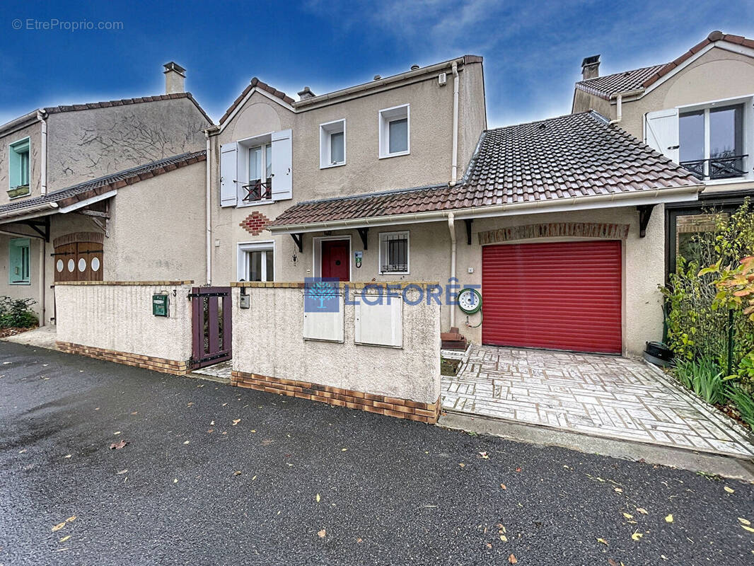 Maison à SAINT-PIERRE-DU-PERRAY