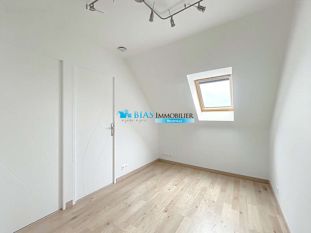 Maison à FIQUEFLEUR-EQUAINVILLE