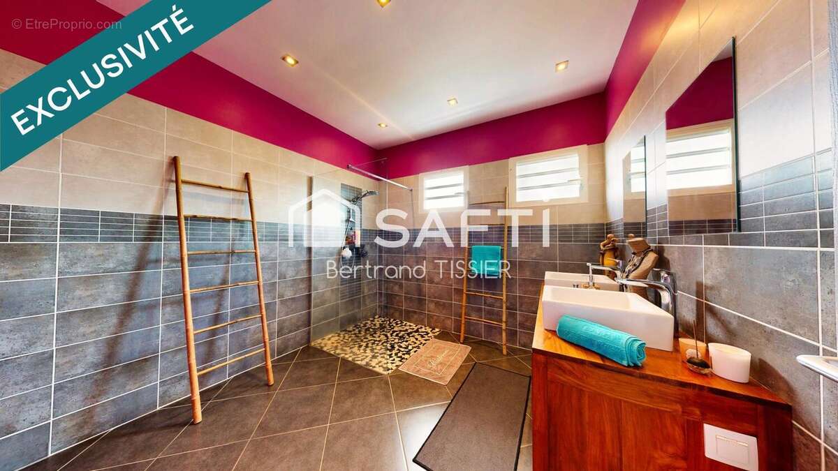 Photo 8 - Maison à LES TROIS-ILETS