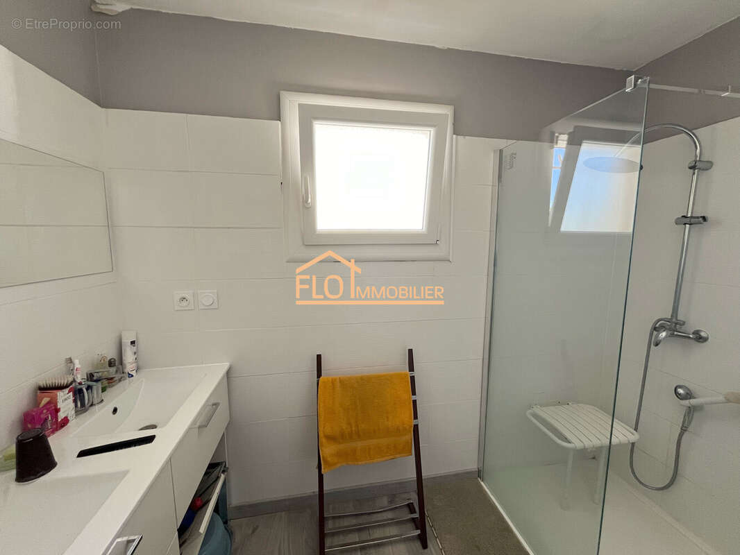 Maison à SAINT-THIBERY