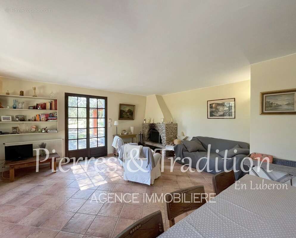 Maison à ROUSSILLON