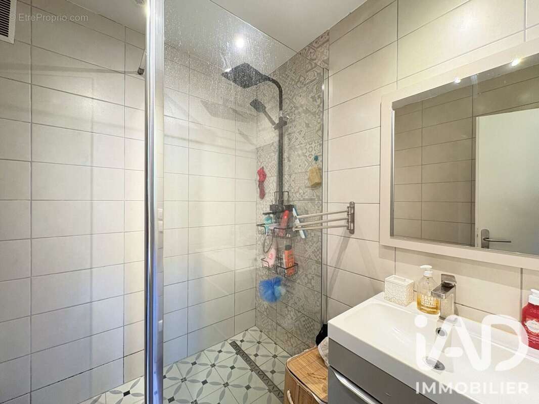Appartement 76 m² à Lormont  - photo 8