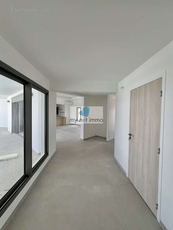 Magnifique Villa 5 pièces avec piscine à Saint François - photo 3
