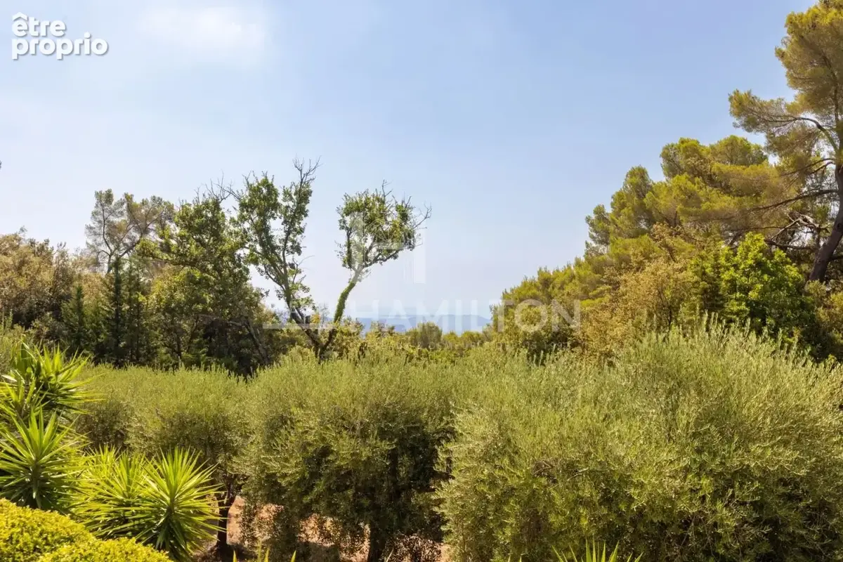 Propriété lovée dans un écrin de verdure - photo 10