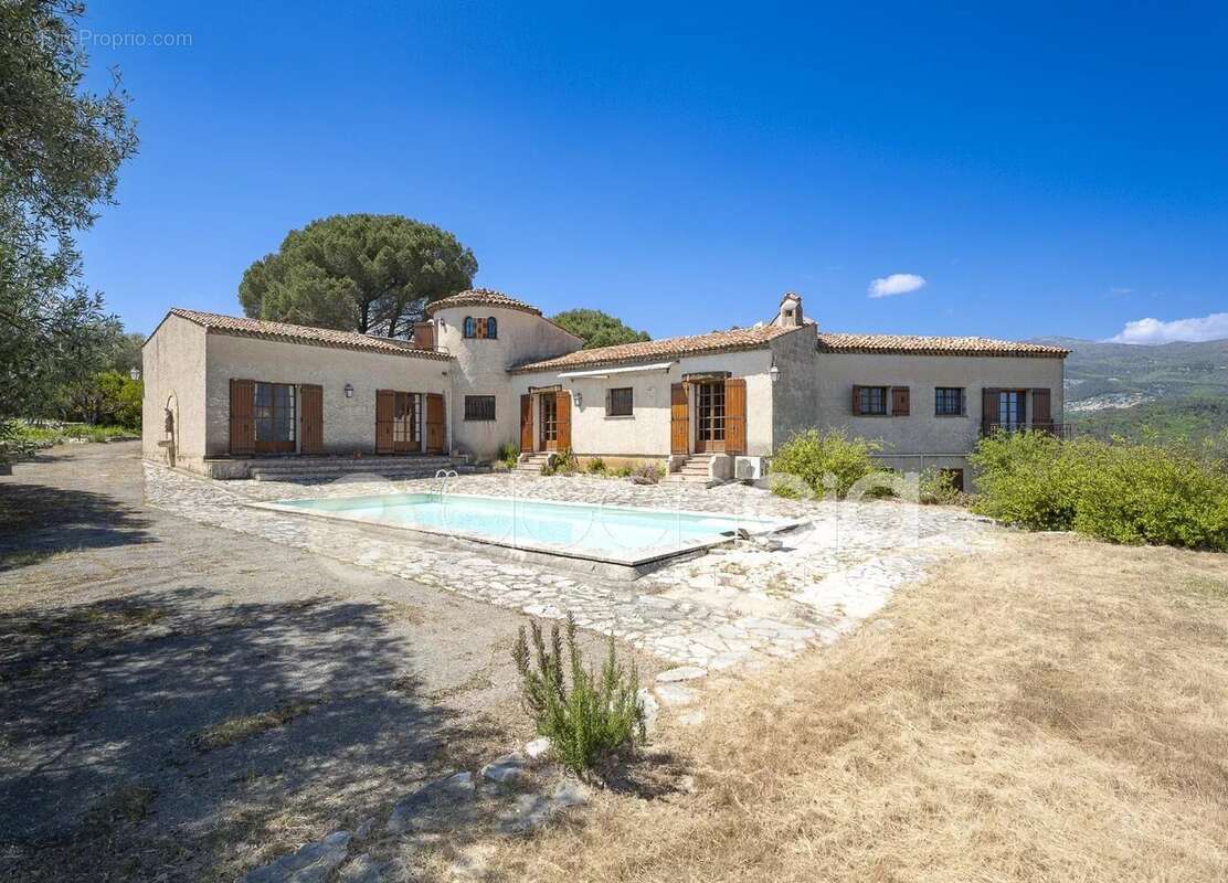 Maison à ROQUEFORT-LES-PINS