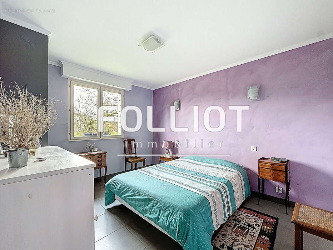 Maison familiale à vendre à Jullouville - Confort et tranquillité assurés - photo 9