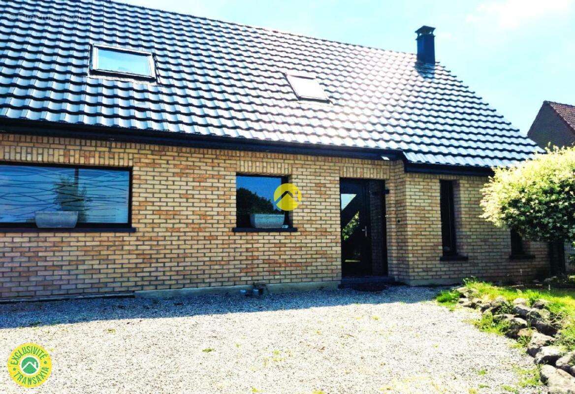 Maison à LAIRES