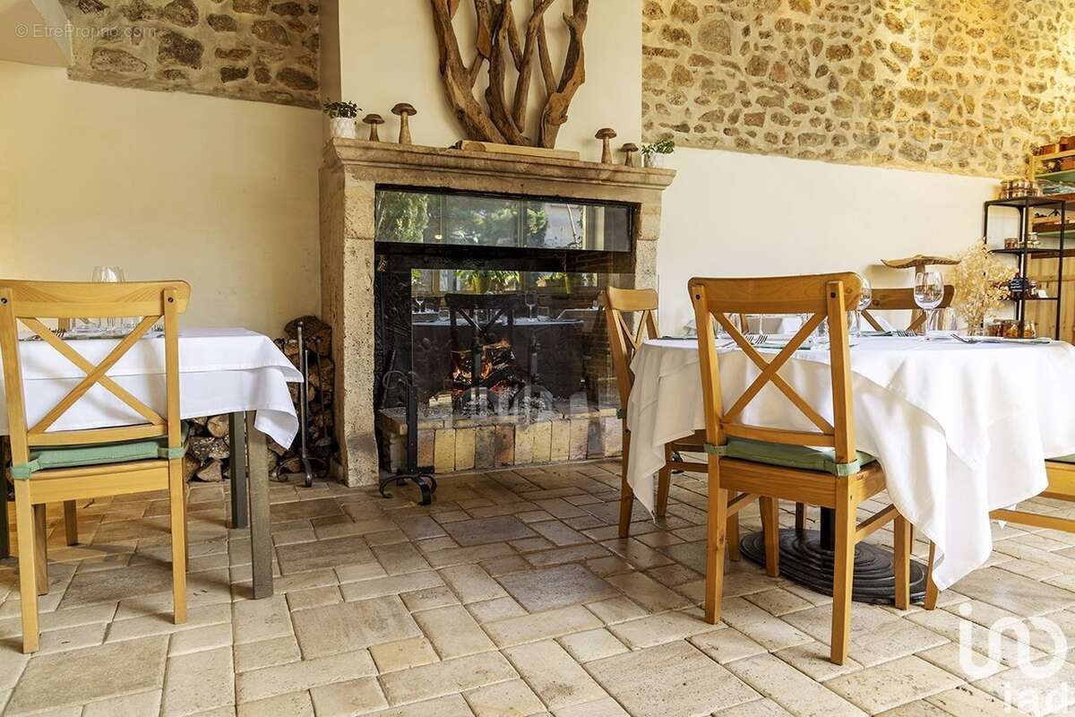 Photo 5 - Commerce à MENNECY