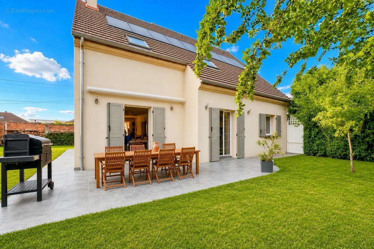 Maison de 6 pièces de 158 m² à Lagny-sur-Marne - photo 10