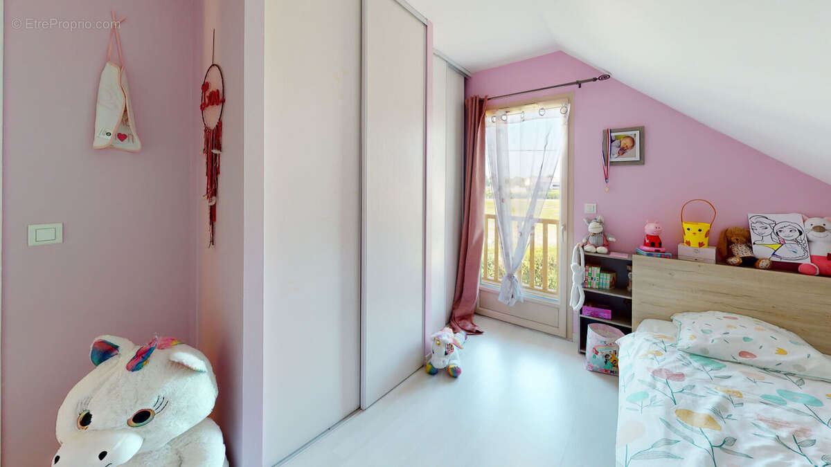 Maison à LONGUE-JUMELLES