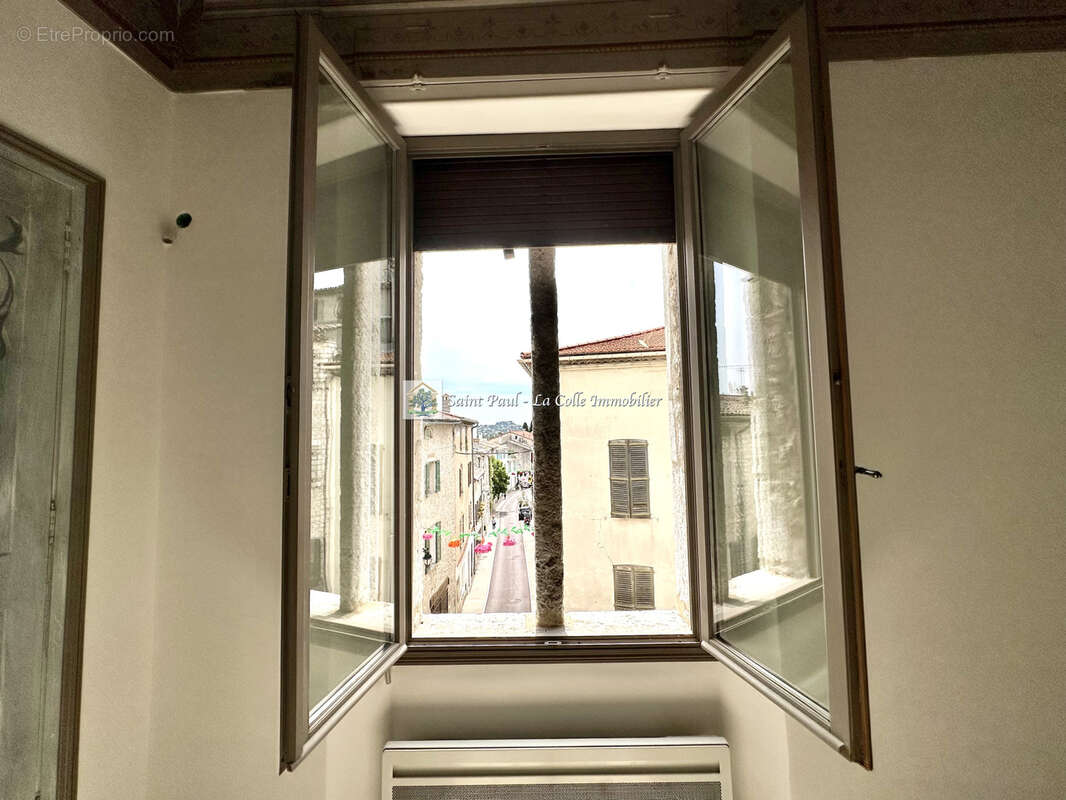 Appartement à LA COLLE-SUR-LOUP