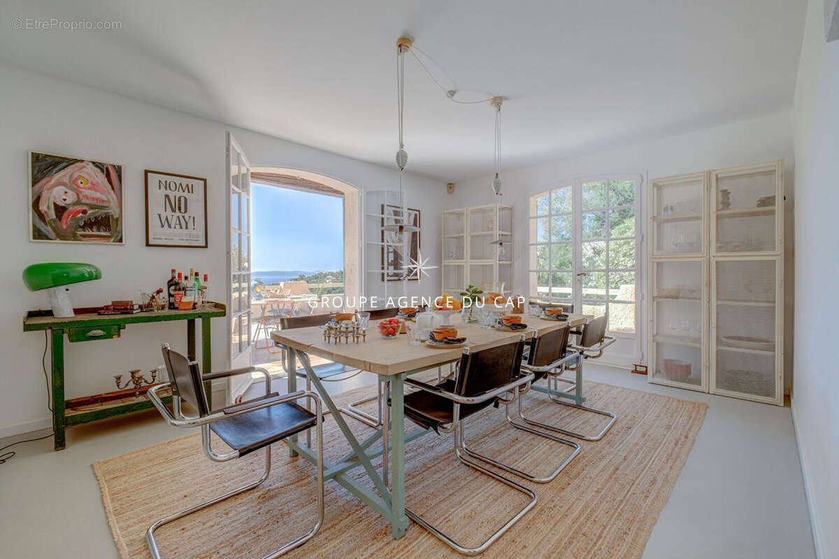 Vue mer sur le golfe de saint tropez provencale de charme renovee avec piscine garage et sous sol aux issambres - photo 6