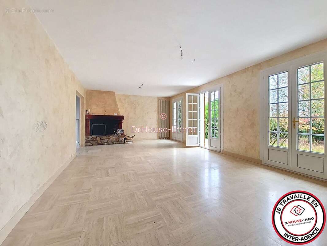 Maison à SAINT-CHERON