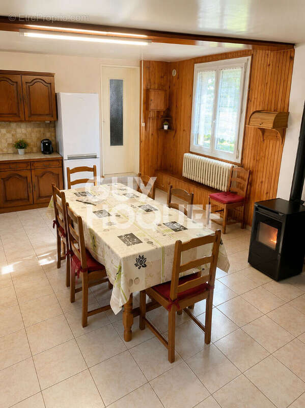 Maison à CRECY-SUR-SERRE