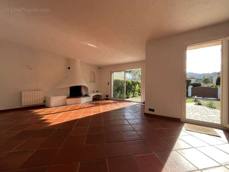 Maison à AURIBEAU-SUR-SIAGNE