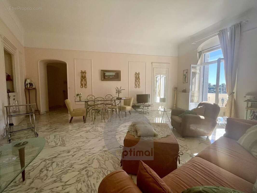 Appartement à MENTON