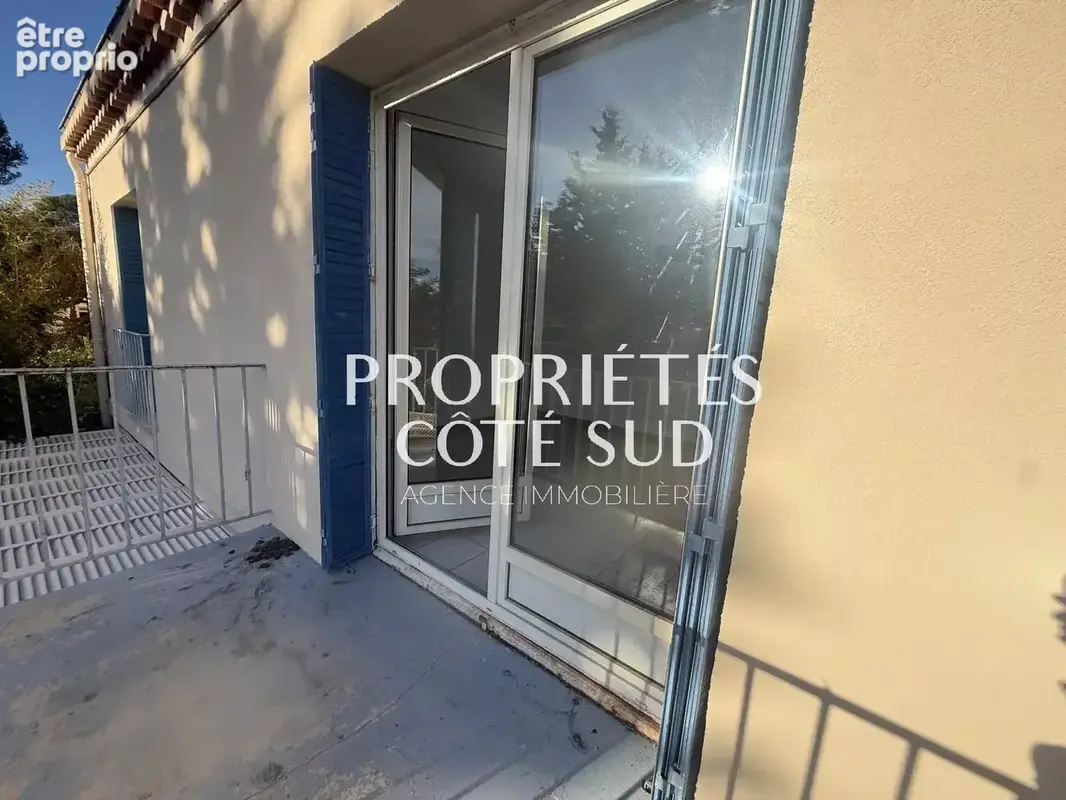 Appartement à VILLENEUVE-LES-AVIGNON
