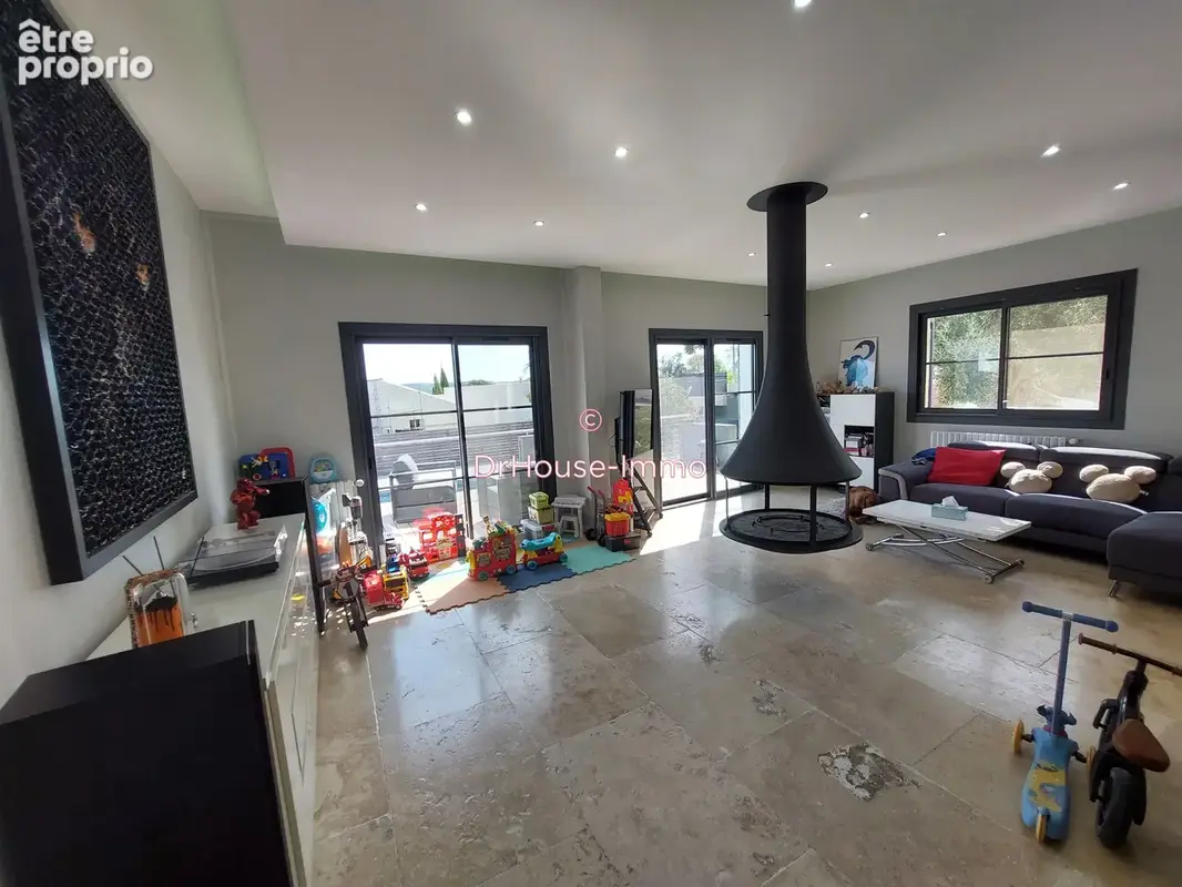 Maison 8 pièces 200 m² à vendre à Rognac (13340) - photo 6