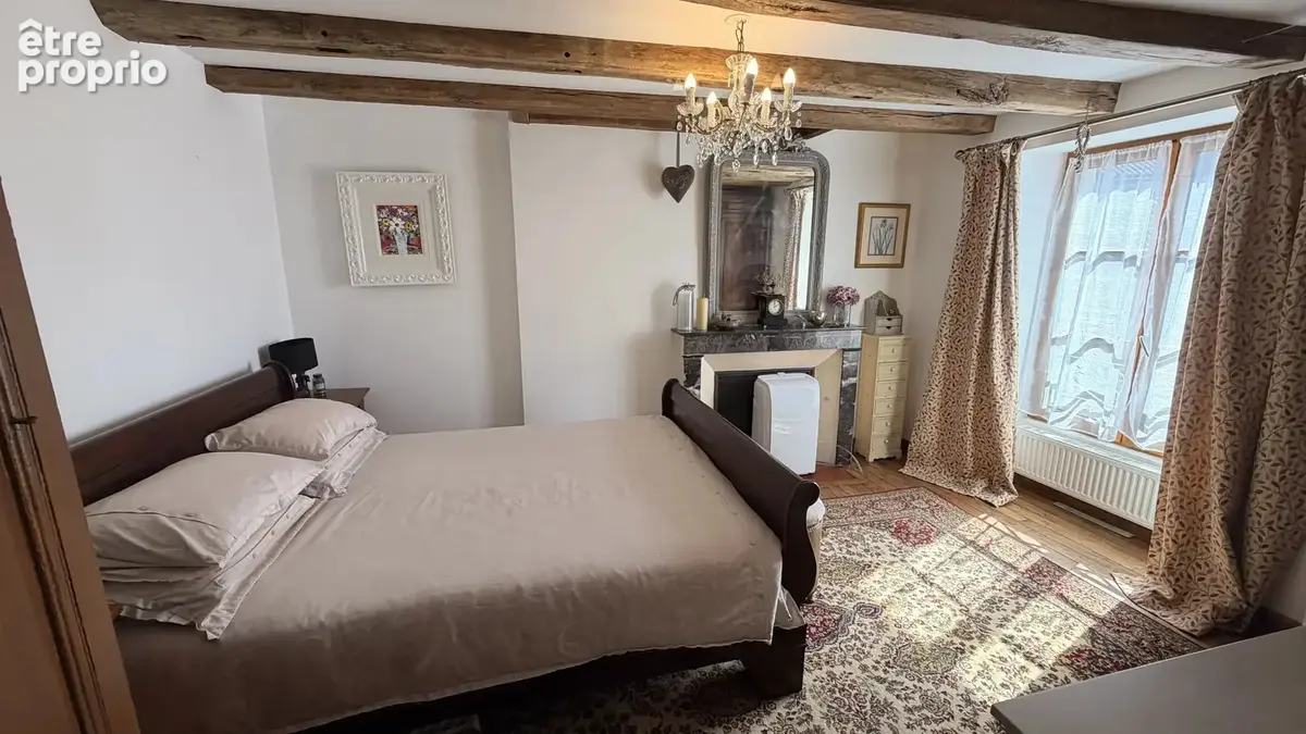 Maison renovée au centre ville de Montmorillon - photo 8