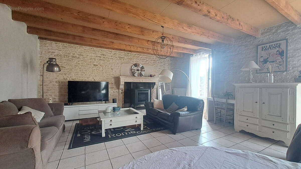 Maison 105 m² à Villiers-En-Plaine  - photo 3