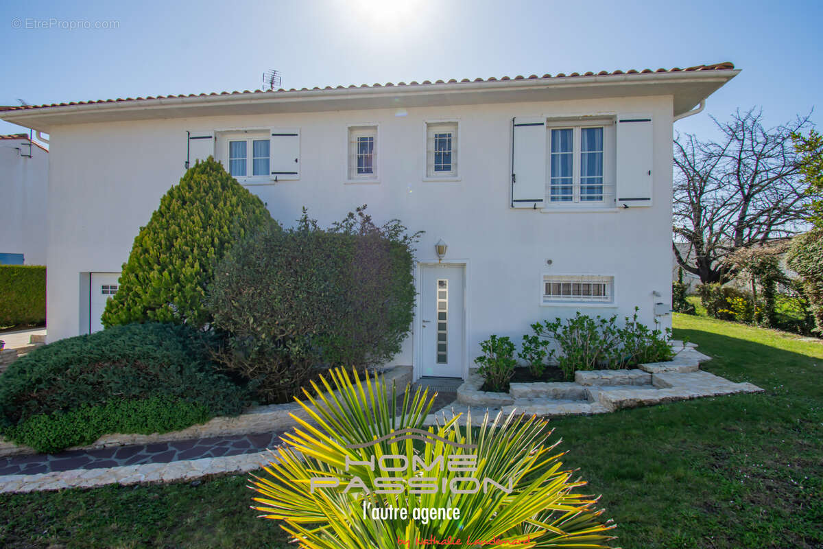 Maison à VAUX-SUR-MER