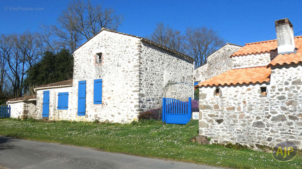 Maison à NESMY