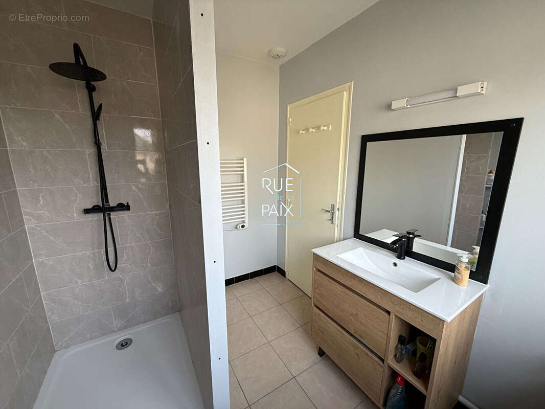 Maison à LENCLOITRE