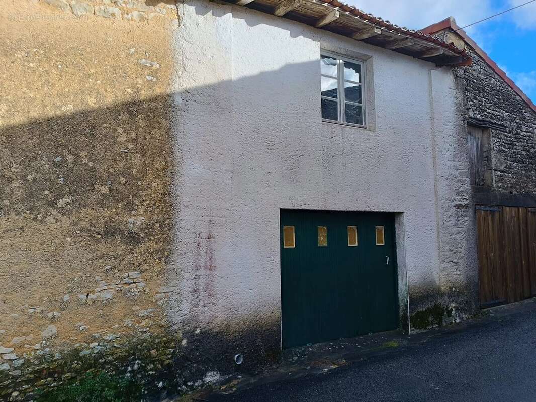 Maison à VERTEUIL-SUR-CHARENTE